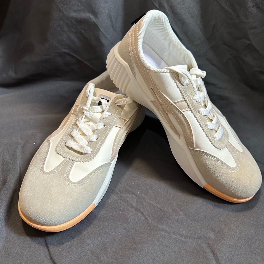 Stylish White and Tan Women’s Sneakers